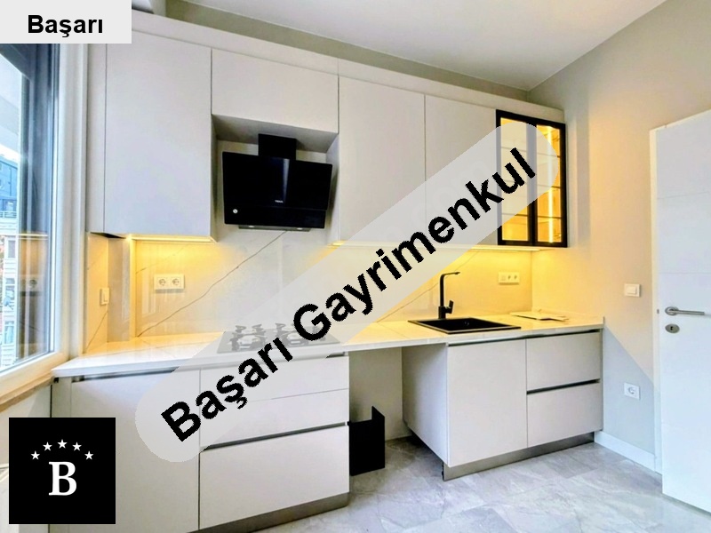 Başarı'dan suadi̇yede balkonlu kapali mutfakli si̇tede 2+1