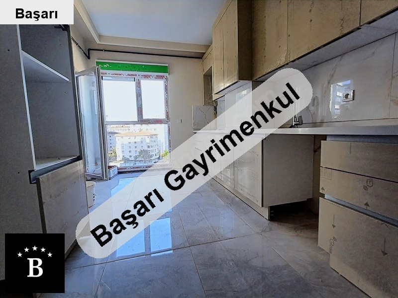 Başarı'dan şenesenevlerde  üzeri̇nde sifir bi̇nada