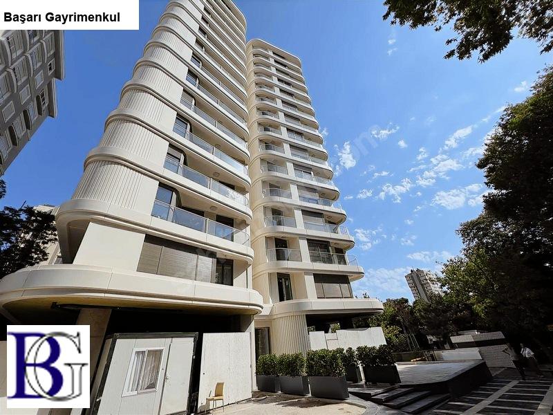 Başarı'dan bağdat cadddesi̇ne 3.bi̇nada deni̇z manzarali 200 m2  4+1 geni̇ş balkonlu 2025 yapımı çok prestijli binada