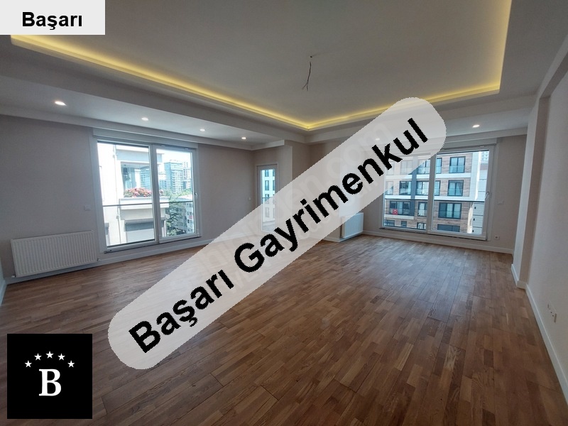 Başarı'dan sahil bandında bağdat Caddesine 100 m yakınlıkta 125 m2 3+1