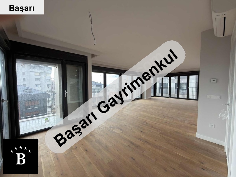 Başarı'dan 'da balkonlu gi̇yi̇nme o 180 m²