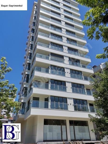 BAŞARI'DAN BOSTANCI'DA BAĞDAT'A SAHİL'E ÇOK YAKIN 135 M2 3+1