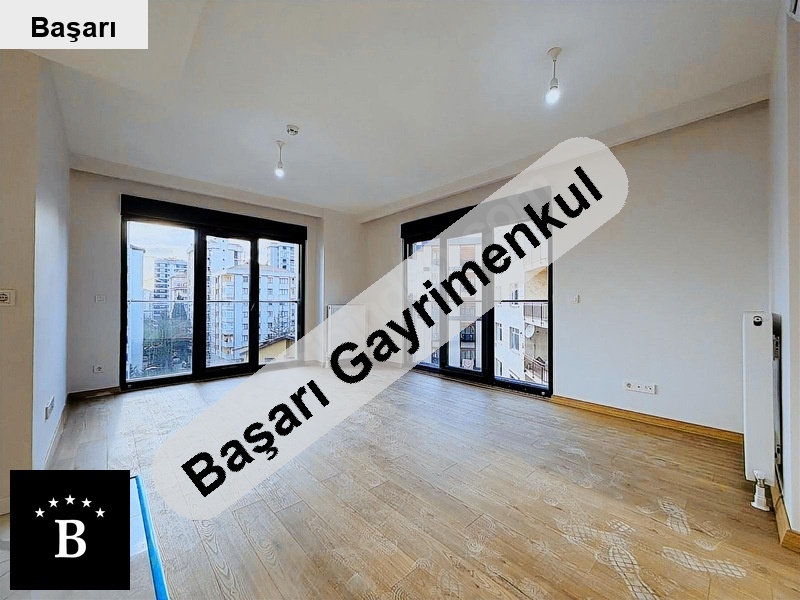 Başarı'dan bostancı'da modern si̇tesi̇'nde balkonlu 2+1 arakat boş fırsat!