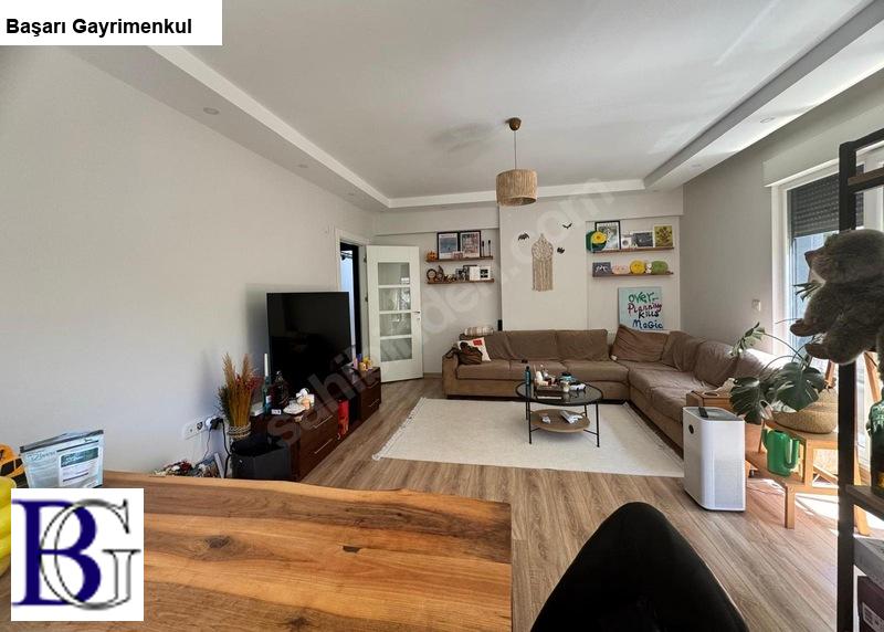 Çatalçeşme  emi̇nali̇ paşa da hari̇ka kullanimli satilik 3+1 dai̇re fırsattır