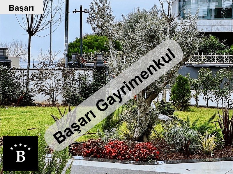 Başarı'dan  yali parseli̇nde manzarali az katli 3+1 yeni̇ bi̇na