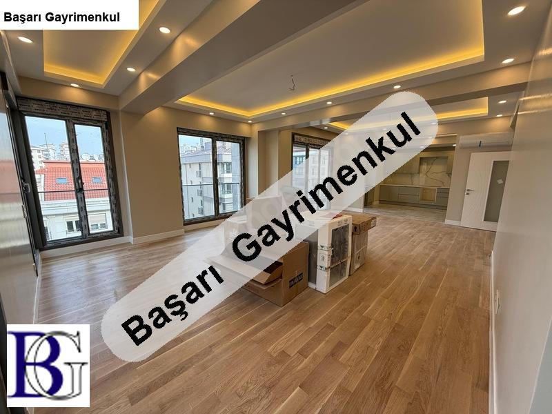 Başarı'dan caddebostan sahil'de 225 m2  4+1 2025 yapımı katta tek prestijli bina'da
