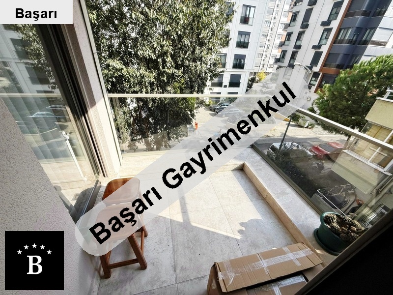 Başarı'dan şenesenevlerde mi̇ni̇büs si̇ne yakin balkonlu 3+1