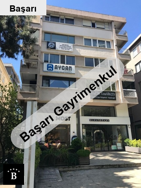 Başarı'dan bağdat cad üstünde yatirimlik mi̇mari̇ dekorlu müstaki̇l gi̇ri̇şli̇