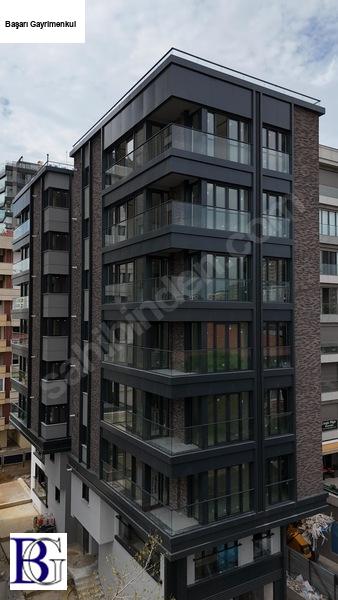 başarı'dan caddebostan sahil'de  i̇skele sokakta 165m2 kullanimli dükkan