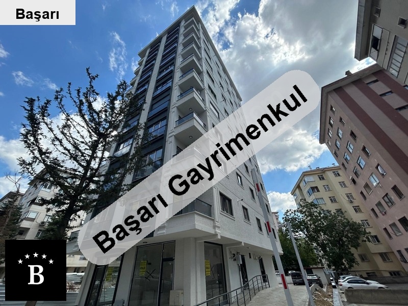 Başarı'dan bostancı'da 2025 yapımı sahile  marmaraya yakın balkonlu 3+1