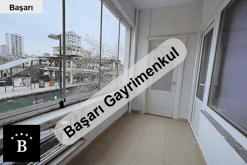 Başarı'dan bağdat si üzeri marmaray karşısı i̇ş yeri/konut uygun 3+1