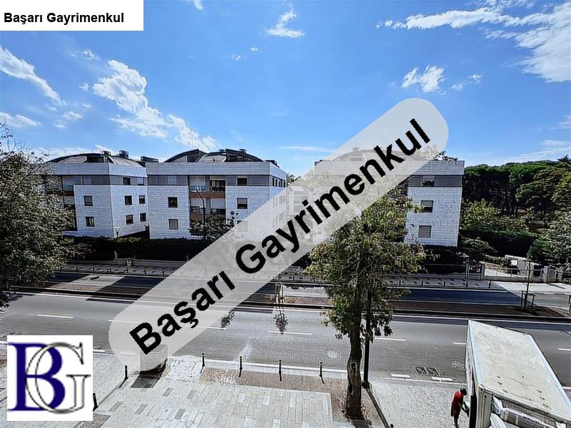 Başarı'dan caddebostan sahi̇lde satilik lüks kupon dai̇re 180 net 2 araçlık kapalı garajlı fırsattır !!!