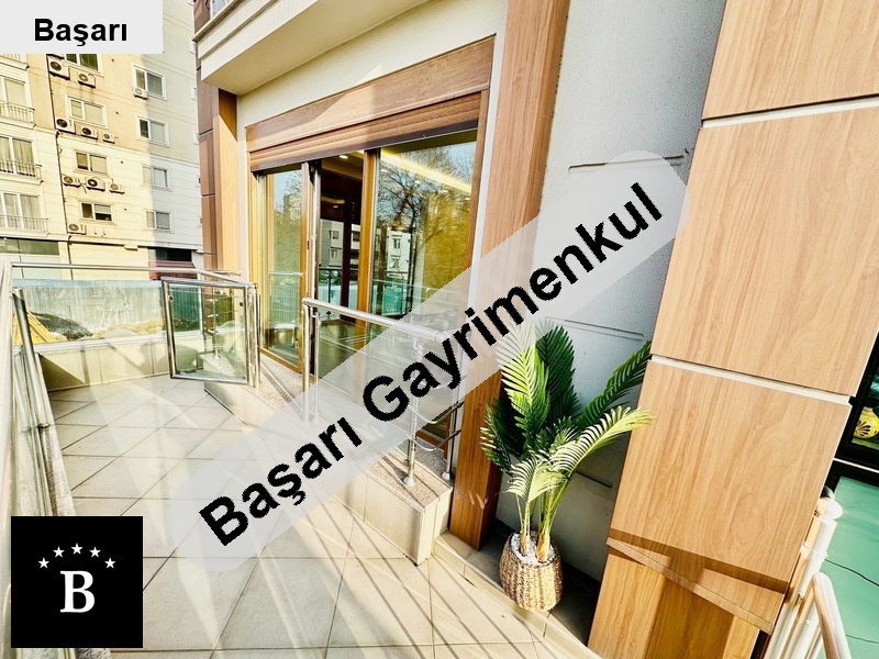 Başarı'dan sahi̇l tarafi park manzarali 90 net geni̇ş balkonluboş