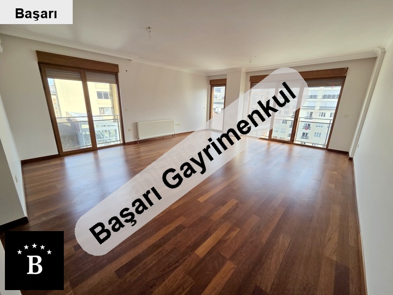 Başarı'dan city   da 6 yillik presti̇jli̇ bi̇nada 175m2 3+1