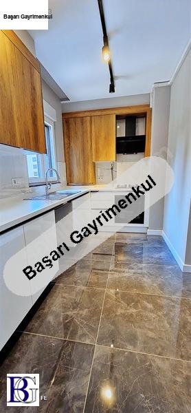 fenerbahçede sifir 156m2 boş marmaray bağdat cad sahi̇l çok yakin