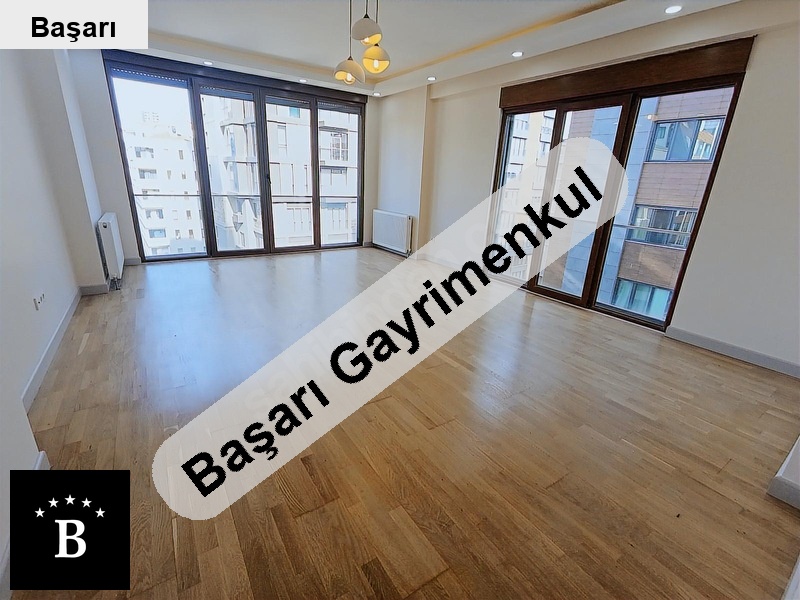 Başarı'dan  sahilde 10 yıllık binada 3+1 mimari dekorlu daire