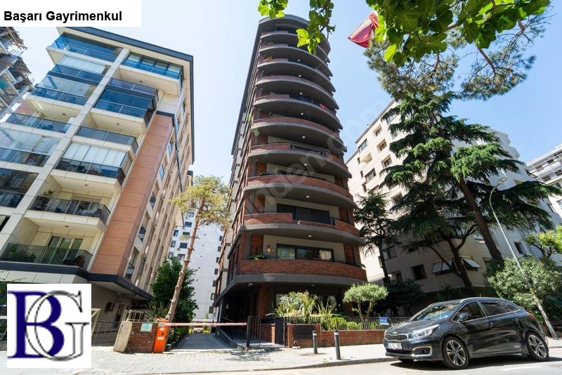 başarı'dan Caddebostan &ouml;merpaşa bahari̇yeli̇'de  katta tek 248m&sup2; satilik 5+1 dai̇re iki ara&ccedil;lık garaj hakkı d&ouml;rt banyolu