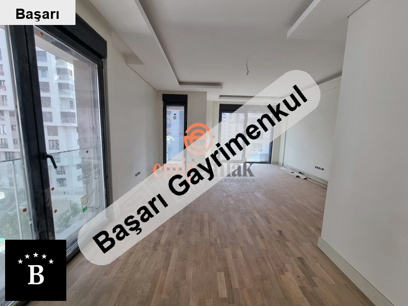 Başarı'dan  suadi̇ye'de geni̇ş 2+1 marmaray yakini 31 m2 salon
