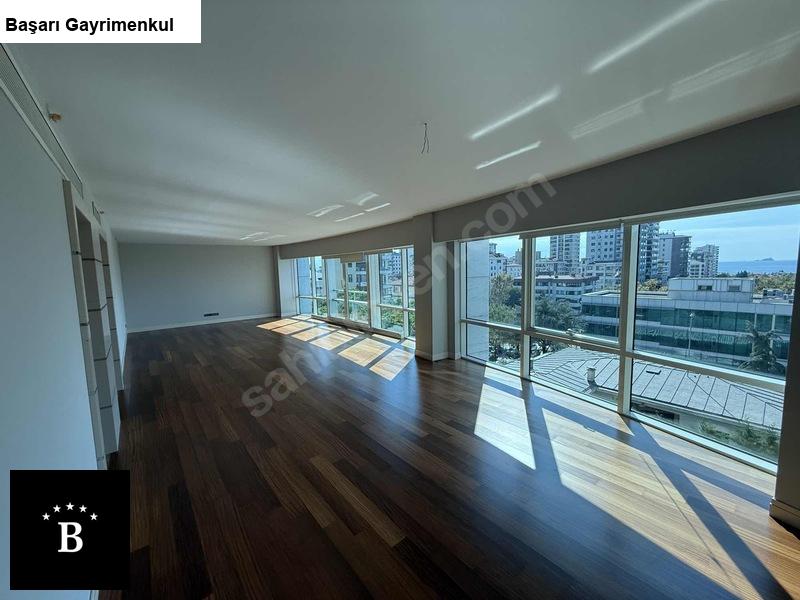 Başarı'dan kapanmaz park  manzaralı bağdat sine 2bina 250 m2 4+1 katta tek muhteşem konumda