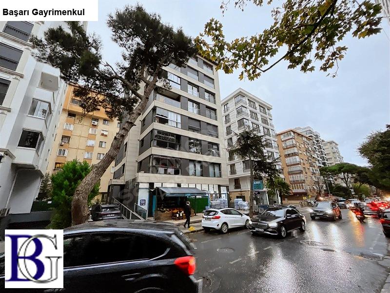 başarı'dan bağdat caddesine çok yakın  180 m2 katta tek  balkonlu
