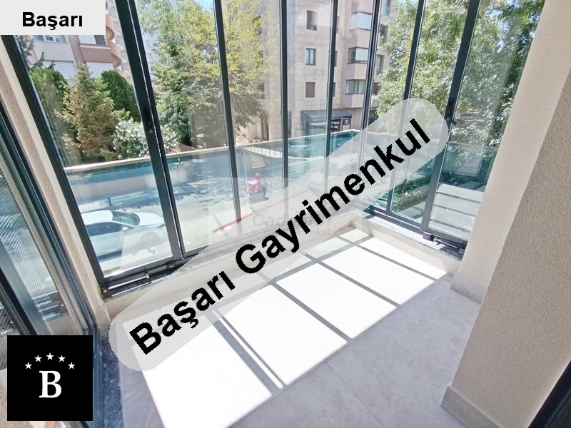 Başarı'dan   sahi̇l 140m² net balkonlu ebeynli̇
