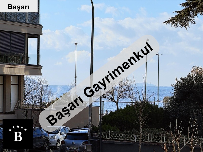 Başarı'dan alternati̇fsi̇z  sahi̇lde yali parseli̇nde