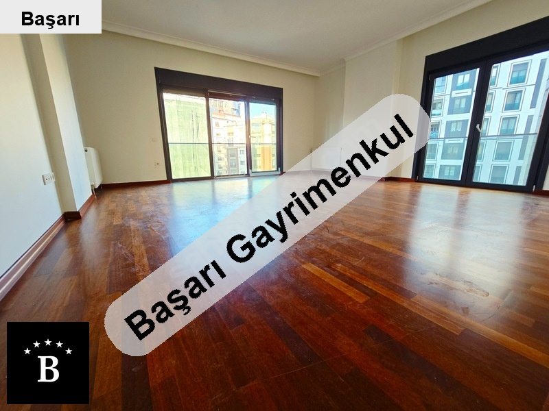 Başarı'dan suadi̇ye bağdata 8bi̇nada 7 yillik 3+1 net 105m² lüx