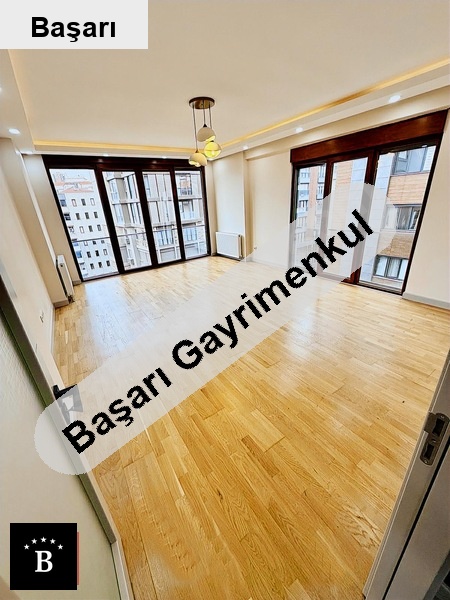 Başarı'dan  sahi̇l parseli̇nde i̇yi̇ yapili geni̇ş 3+1satilik dai̇re