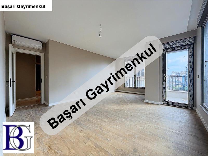 suadiye çamli si̇tesi̇'nde ön cephe 80m2 2+1 ferah ara kat