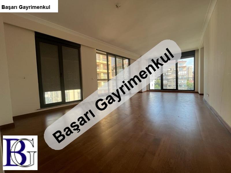 suadi̇ye'de bağdata yakin l&uuml;ks bi̇nada satilik 100m2 net 3+1 dai̇re