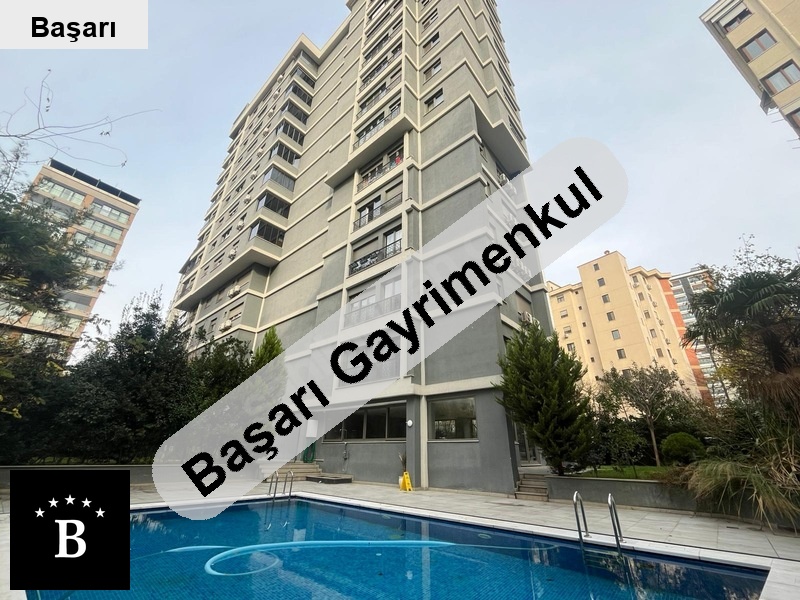 Başarı'dan suadiye'de bağdat sine yakın site özellikli havuzlu boş 3+1