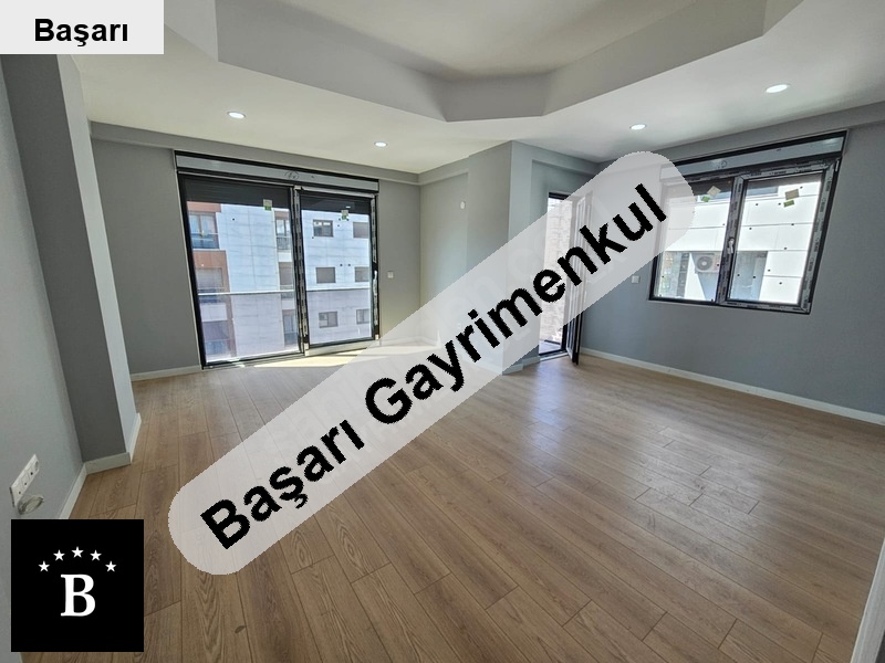 Başarı'dan  ömerpaşa'da bağdat'a yakin balkonlu boş satilik 3+1