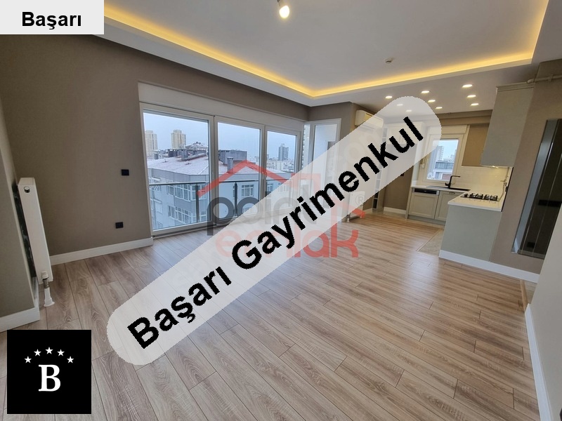 Başarı'dan göztepe  95 m2 2+1 havuzlu si̇tede boş satilik dai̇re