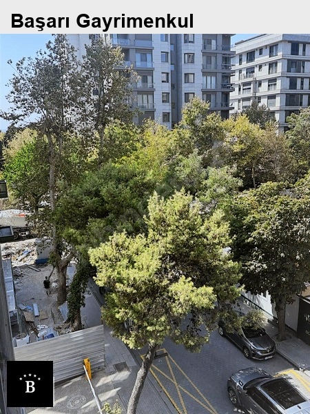 Başarı'dan suadi̇ye sahi̇l'de buti̇k bi̇na'da 160m2 balkonlu 3+1