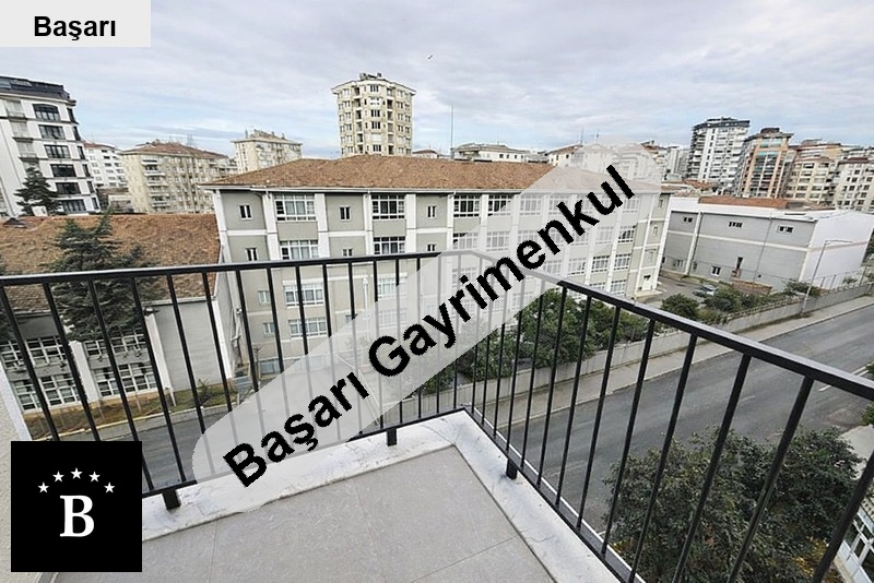 Başarı'dan balkonlu göztepe kapali mutfak 2+1 özgürlük parkina i̇nen sokakta