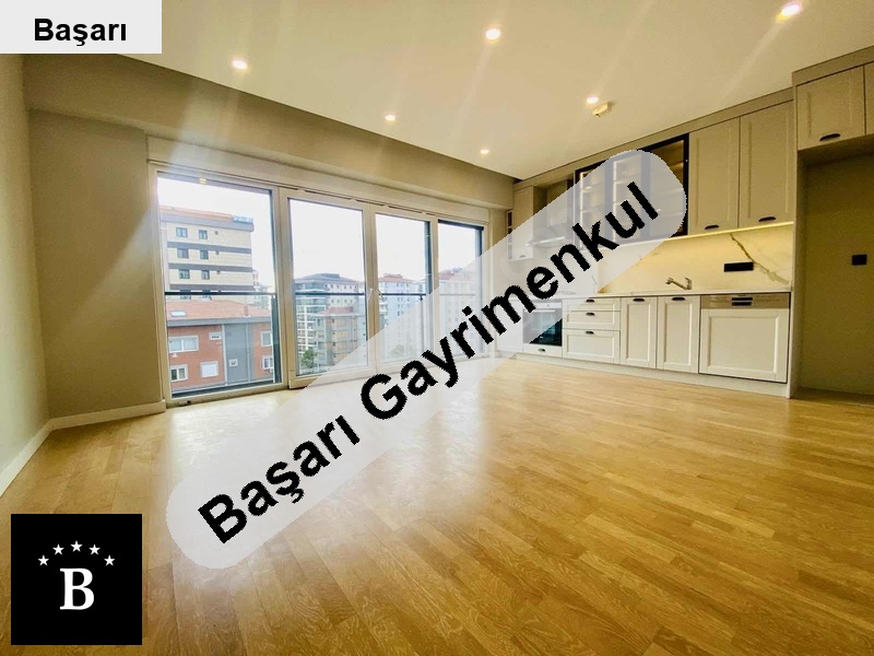 Başarı'dan  sahi̇lde arakat ebeyn banyolu 1+1 dublex dai̇re