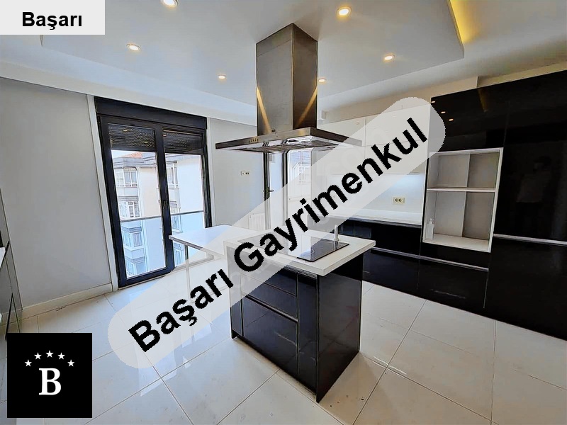 Başarı'dan bağdat'a 4bi̇na 155 m2 balkonlu 3+1 satilik dai̇re