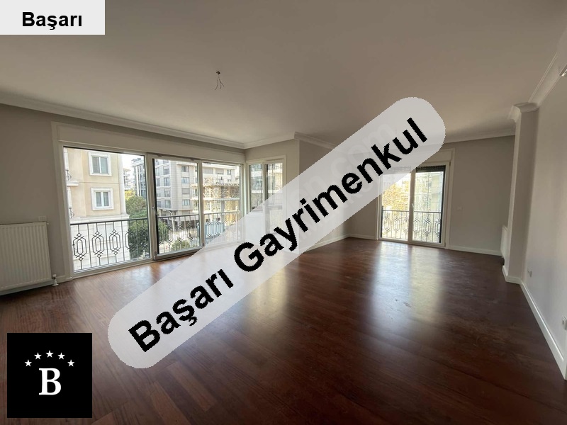 Başarı'dan suadi̇ye'de bağdat si̇ne  sahi̇le paralel 3+1 150 m²