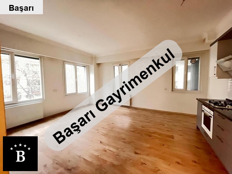 Başarı'dan suadiye'de feride geçidi'ne komşu yeni butik binada lüx 2+1