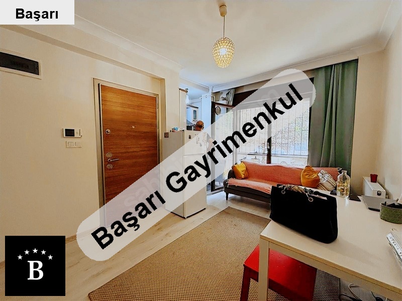 Başarı'dan emi̇nali̇paşa si̇ne 3 bi̇na balkonlu 1+1