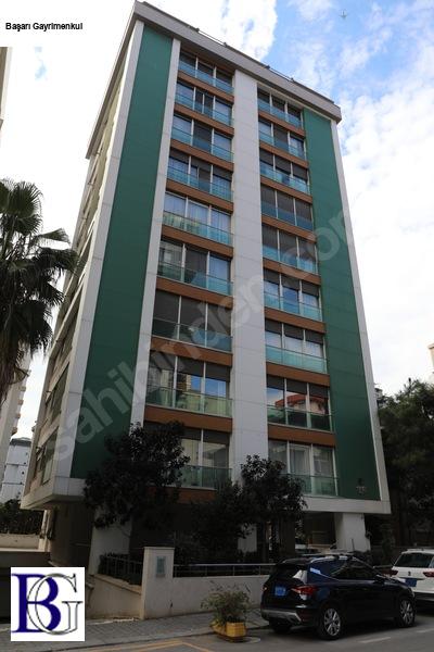 Başarı'dan caddebostan sahi̇l'de 2015 yapımı 155 m2 ferah 40 m2 salonlu ebeveyn banyolu ultra lüx