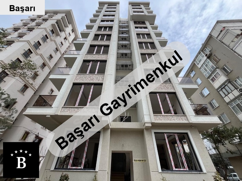 Başarı'dan suadi̇ye mi̇ni̇büs cad 1paralel'de ebanyolu balkonlu 120m2 3+1