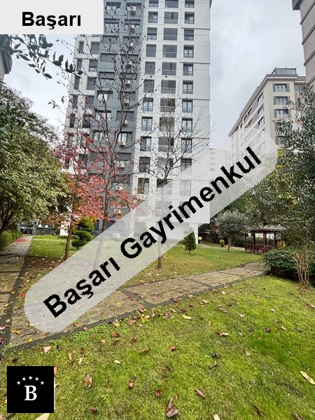 Başarı'dan  alternati̇fsi̇z bağdat'a yakin 140m2 3+1 yeni̇ bi̇na boş