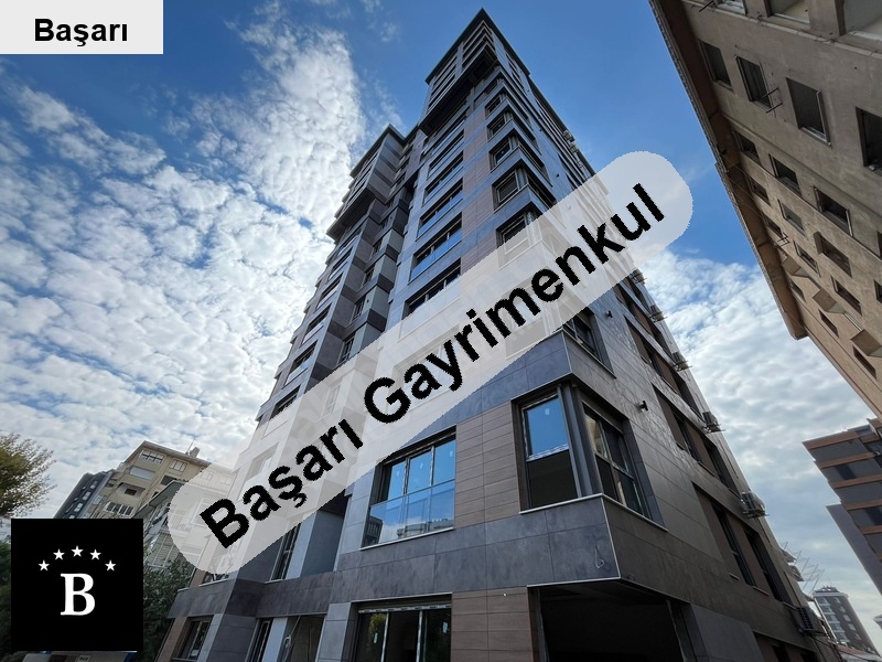 Başarı'dan suadiye'de beymen'in arkasında 2025 yapım balkonlu ebanyolu 3+1
