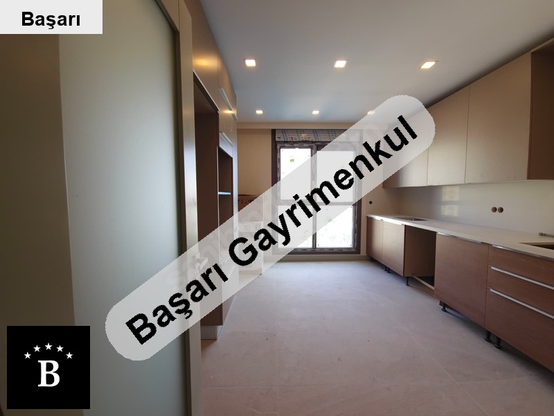 Başarı'dan  suadi̇ye'de mi̇ltaş teni̇s'e komşu sifir balkonlu3+1 142m2