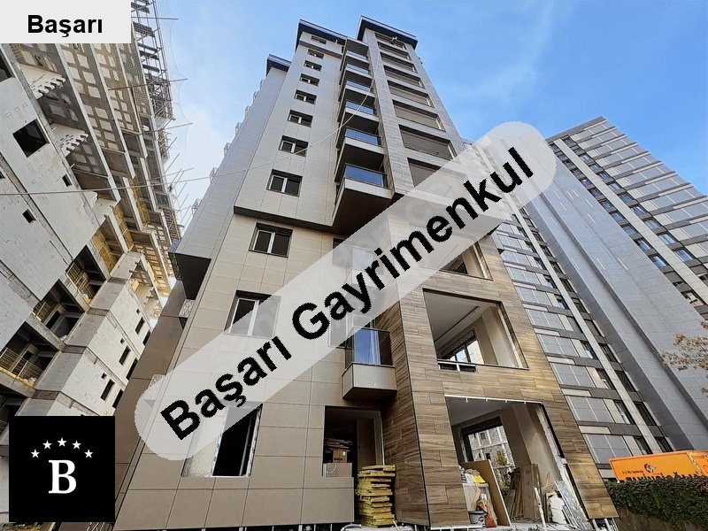 Başarı'dan suadi̇ye bağdat si̇ vakko'nun sokağinda 3+1 satilik dai̇re