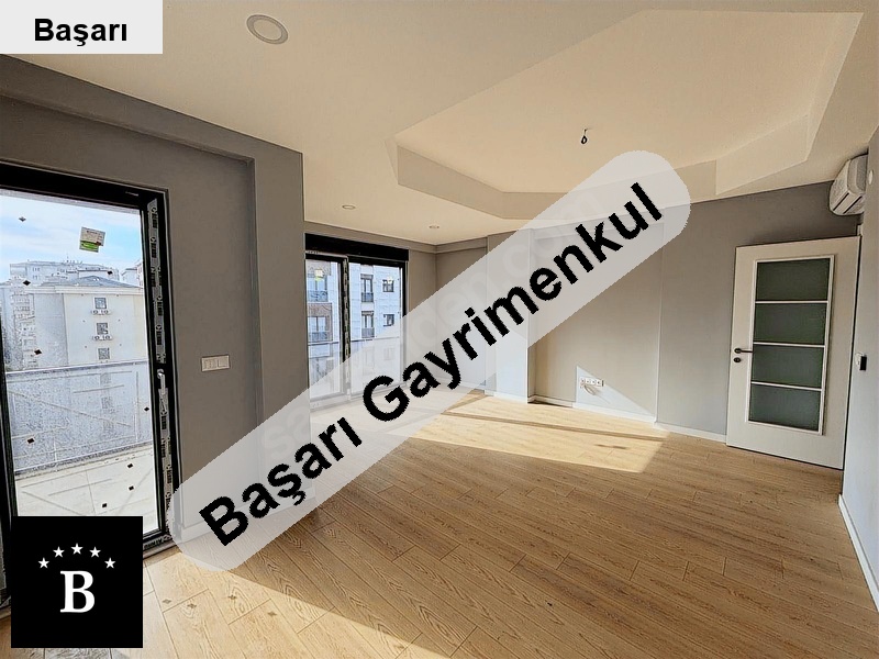 Başarı'dan ömer paşa sokağına komşu 1 yaşında balkonlu 120m² 3+1