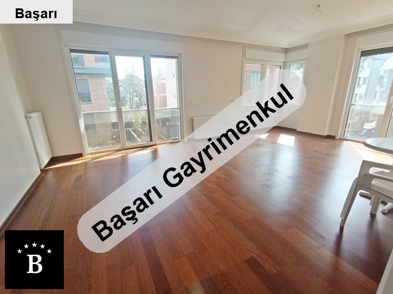 Başarı'dan  kadıköy göztepe bağdat  yakın ebeyn banyolu 3+1