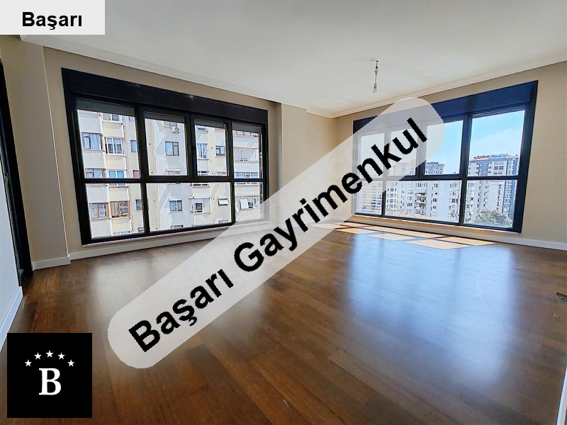 Başarı'dan firsat 1 yaşinda bi̇nada otoparkli ye yürüme 3+1 net 102m2