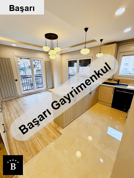 Başarı'dan ömerpaşa'da 70m² net mi̇mari̇ dekorlu 10 yillik ara kat